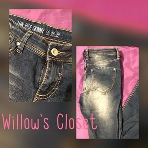 Denimn & Co. •Low rise Skinny Jeans • UK 8.US 4.European size 36 •NWOT •Med wash
